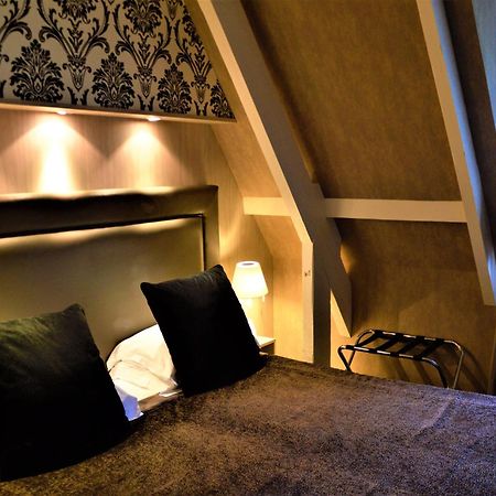 Hotel Le Manoir Du Lys, The Originals Relais Bagnoles de l'Orne Normandie Exteriér fotografie